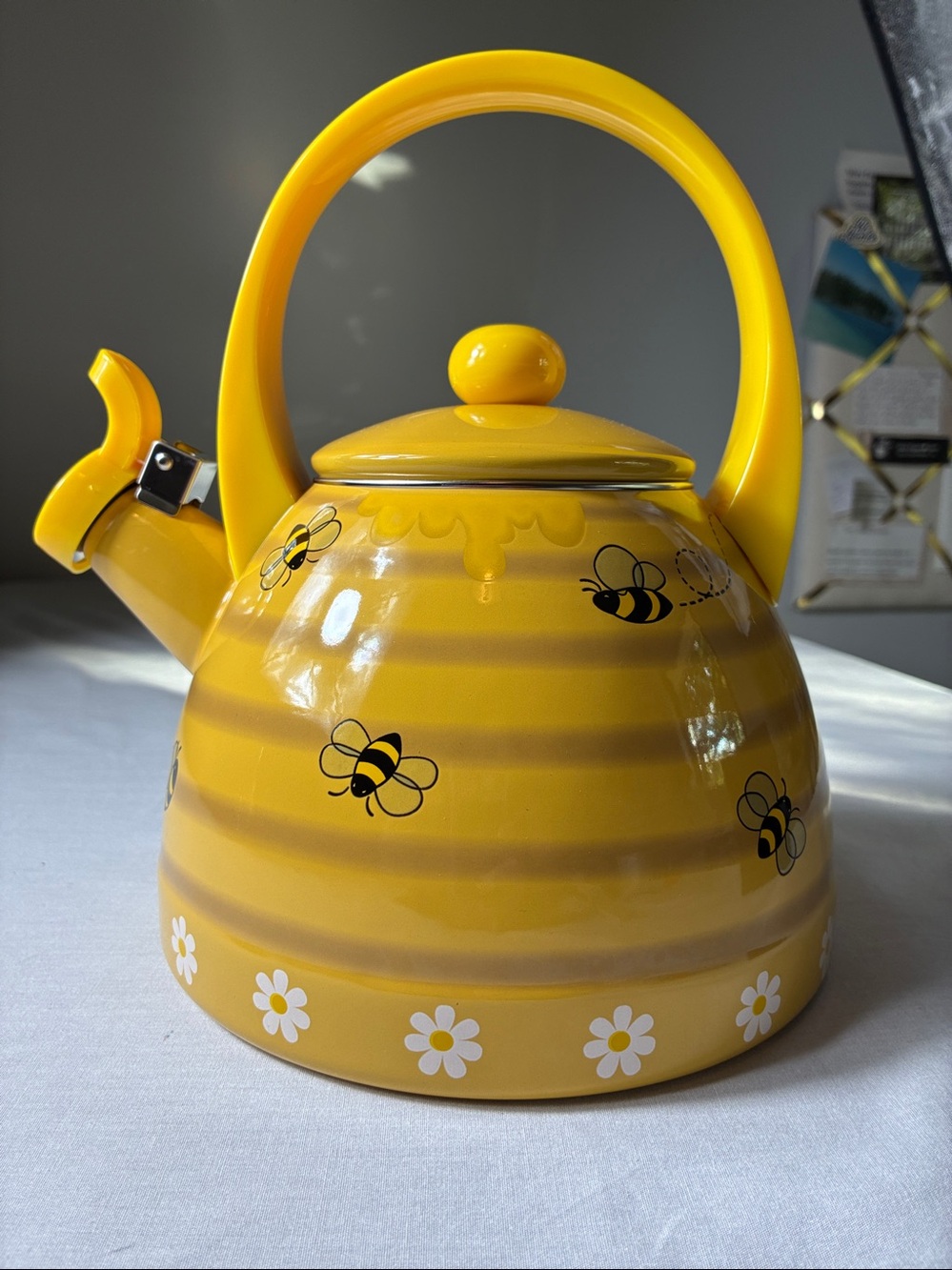 π Bee Happy Whistling Tea Kettle Yellow Daisy Cottagecore Farmhouse Decor 10β - Picture 2 of 10